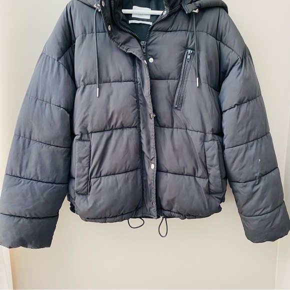 Urban Outfitters Zip Up Puffer Jacket Black Sz Medium - Picture 3 of 11